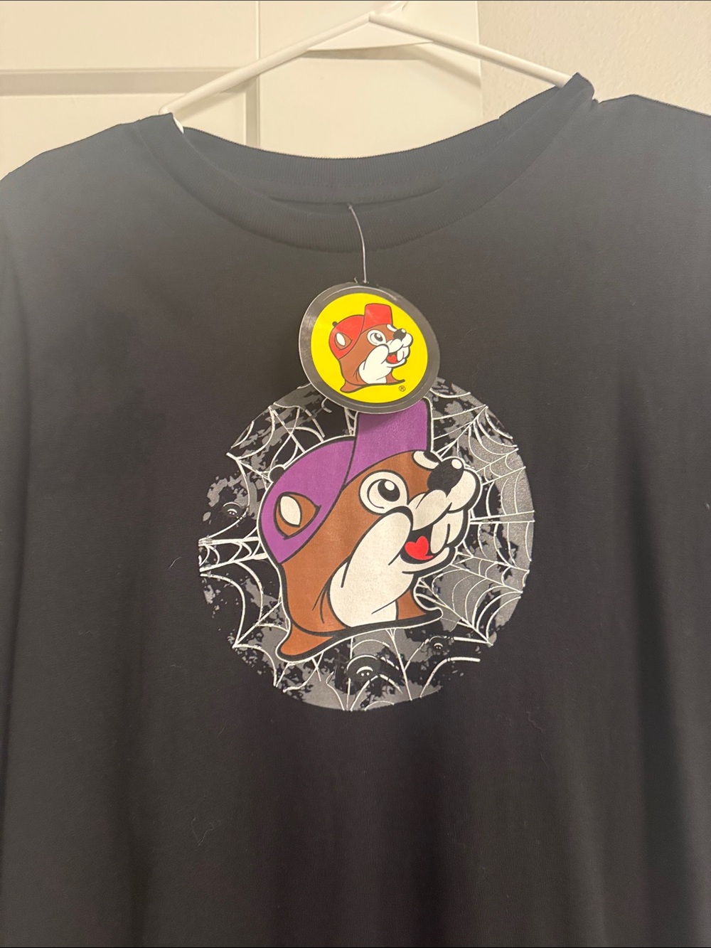 Buc ee halloween glow in the dark Graphic t shirt NWT Large holiday spooky